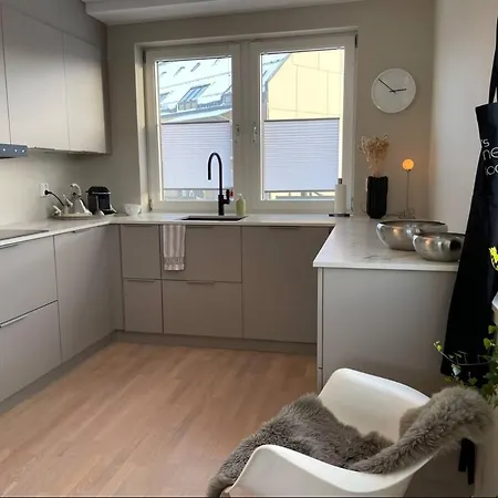 Sentral, Moderne Med Utsikt *