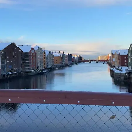 Sentral, Moderne Med Utsikt Appartamento Trondheim